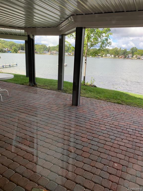 3895 Dorothy -- Walk-out Apartment Lane, Waterford, MI — Photo 5