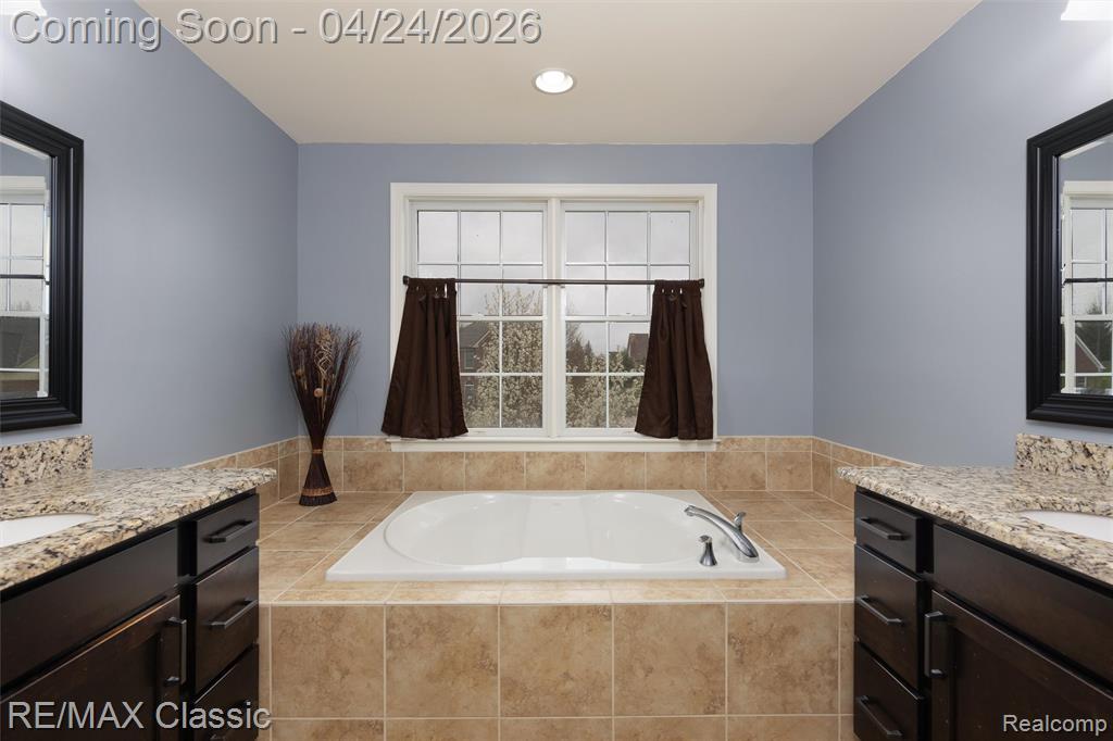 50282 Langley Drive, Novi, MI — Photo 32