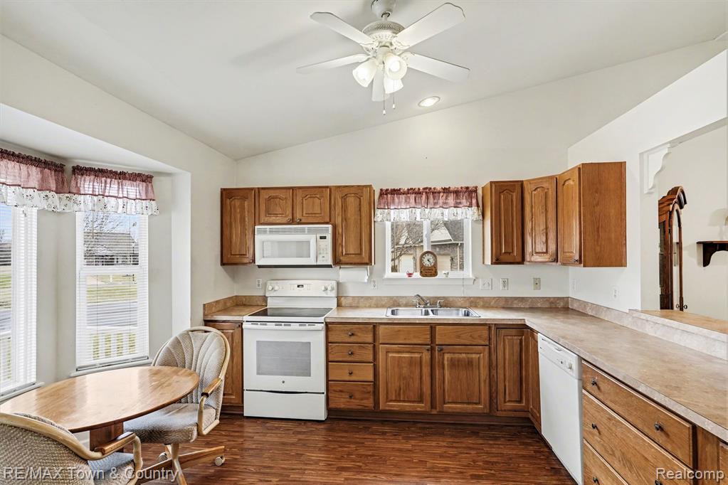6462 Royal Club Drive, Flushing, MI 48433 — Photo 7