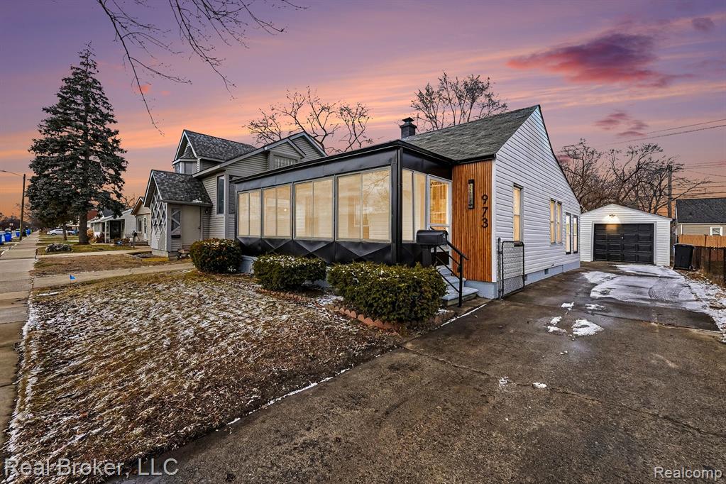 973 E Guthrie Avenue, Madison Heights, MI 48071 — front exterior