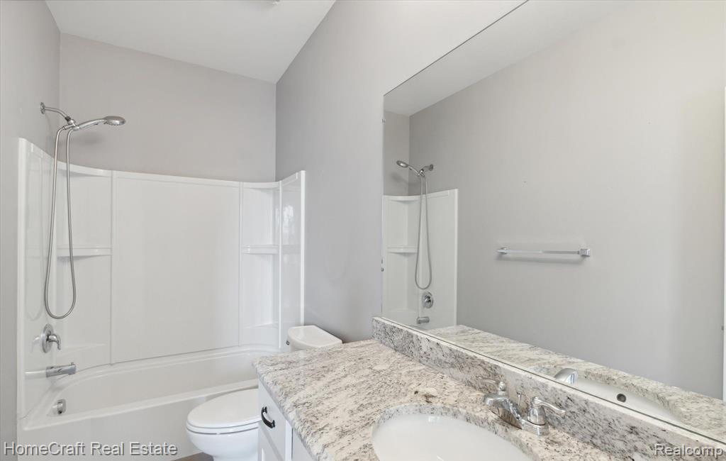 8155 STAMFORD Drive, Ypsilanti, MI 48198 — Photo 24