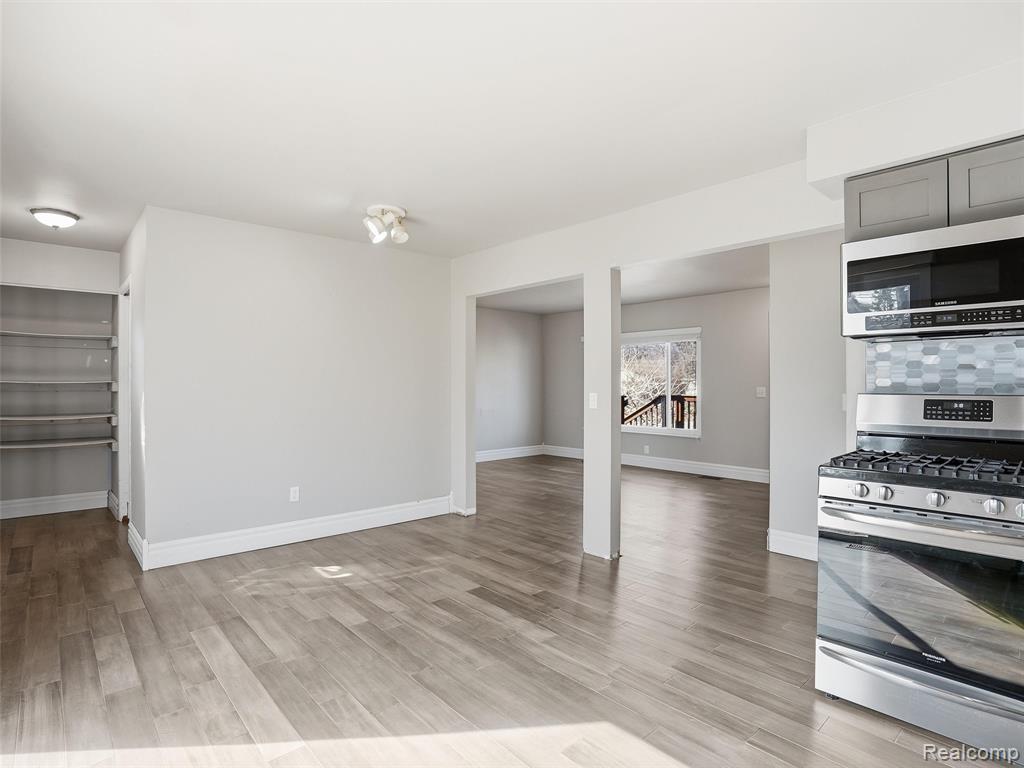 8568 Janis Street, Shelby Twp, MI 48317 — Photo 15