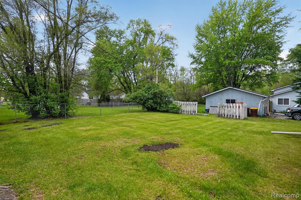 403 Pond Street, Pinckney, MI 48169 — Photo 28