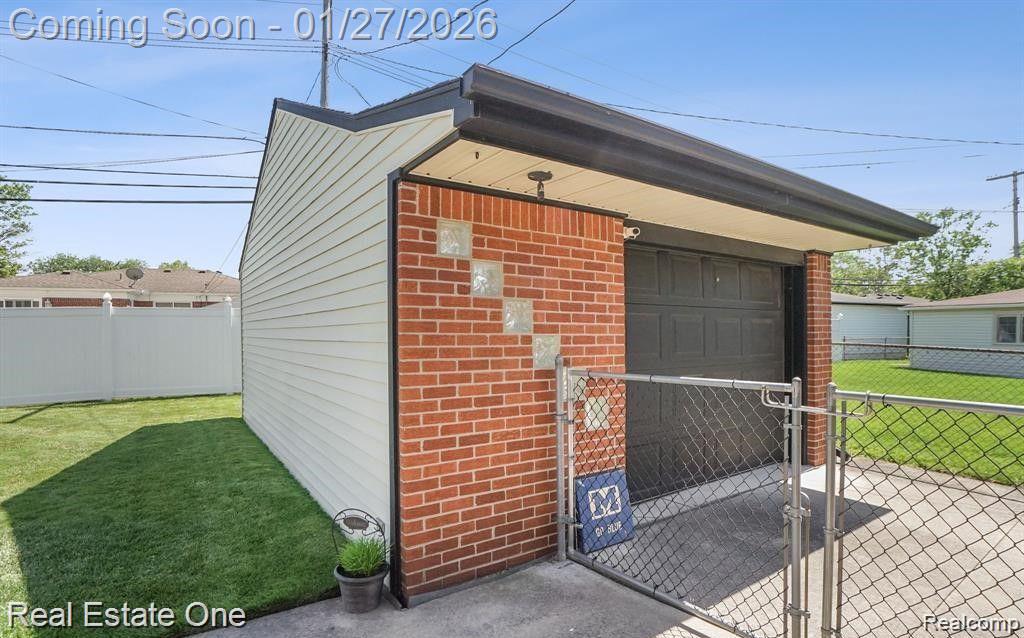 6900 CRESTWOOD Street, Dearborn Heights, MI 48127 — Photo 13
