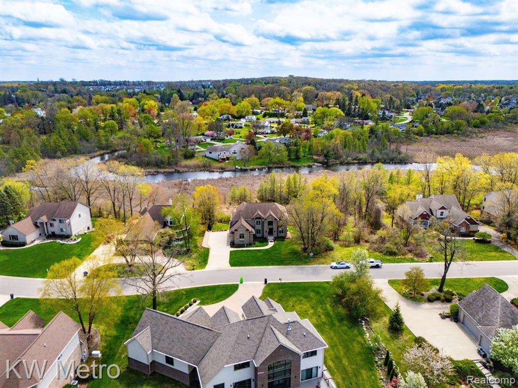 9025 HURON BLUFFS Drive, White Lake, MI — Photo 46