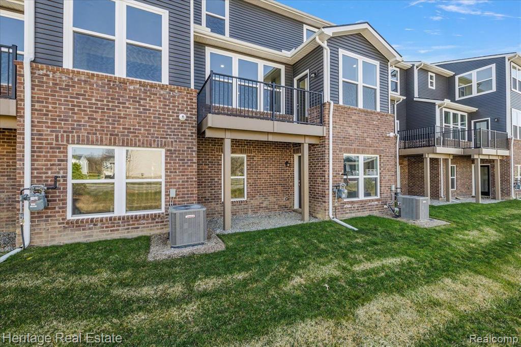 4063 NOTTINGHAM Circle, Clarkston, MI — Photo 39
