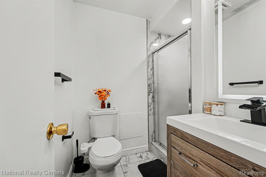 45277 Universal Court, Utica, MI 48317 — Photo 7