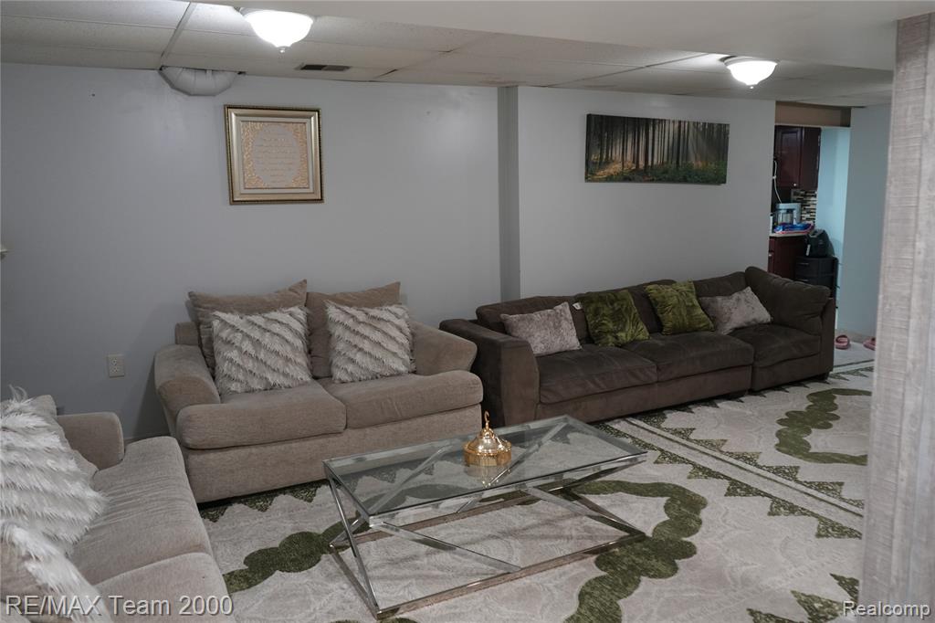 6426 Chase Road, Dearborn, MI 48126 — Photo 27
