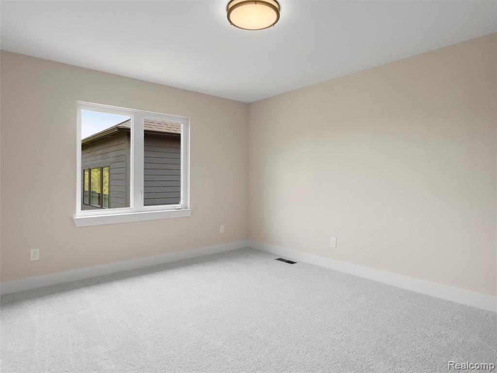 45070 TWIN RIVER Drive, Macomb, MI 48044 — Photo 34