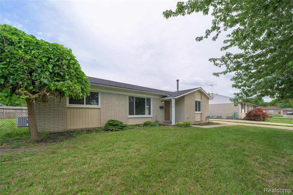 6448 Hunter Court, Westland, MI — Photo 28