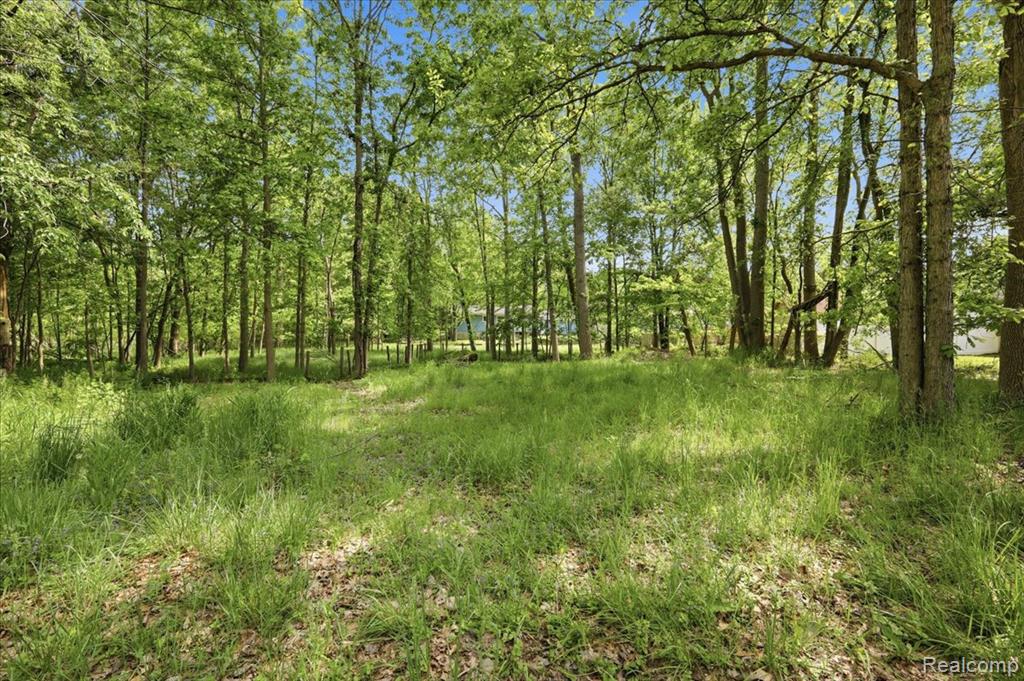 5685 Crescent Road, Waterford, MI 48327 — Photo 42