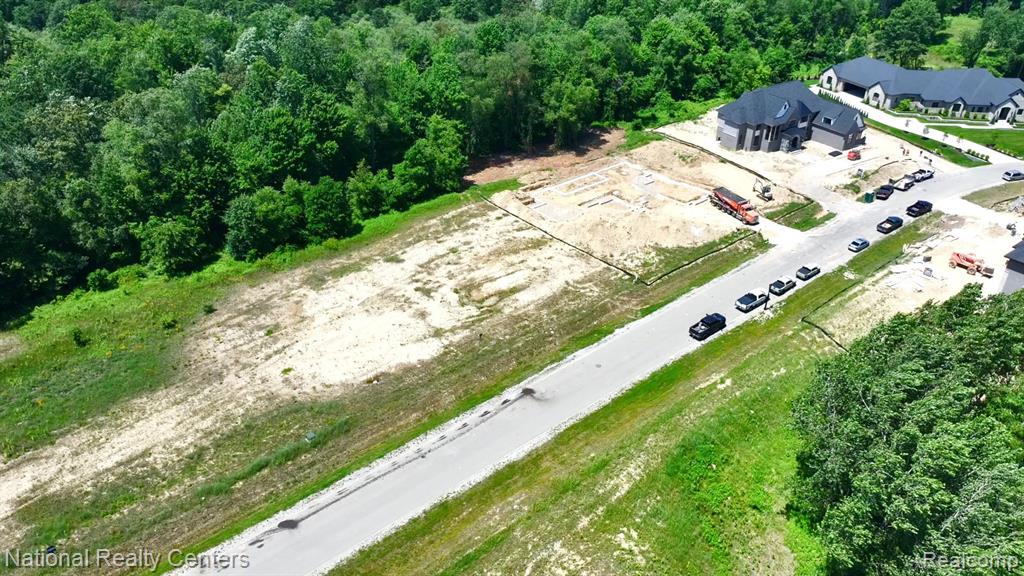 1655 Vista Drive W, Oakland, MI — Photo 11