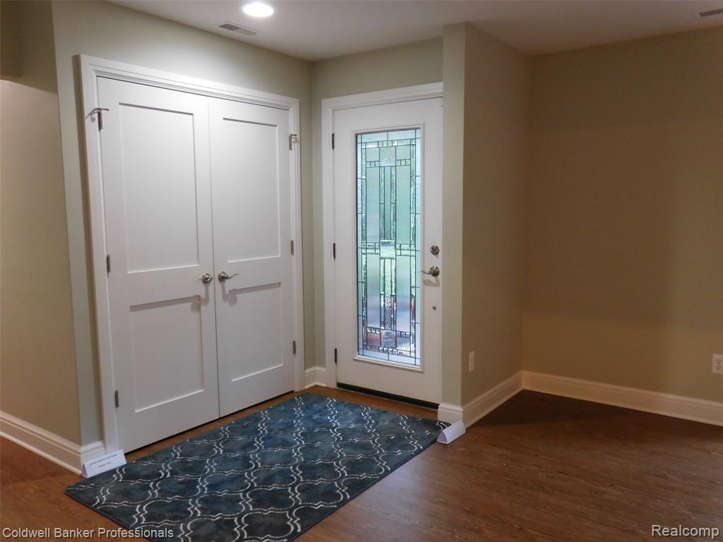 6448 Tutbury, Troy, MI 48098 — Photo 5