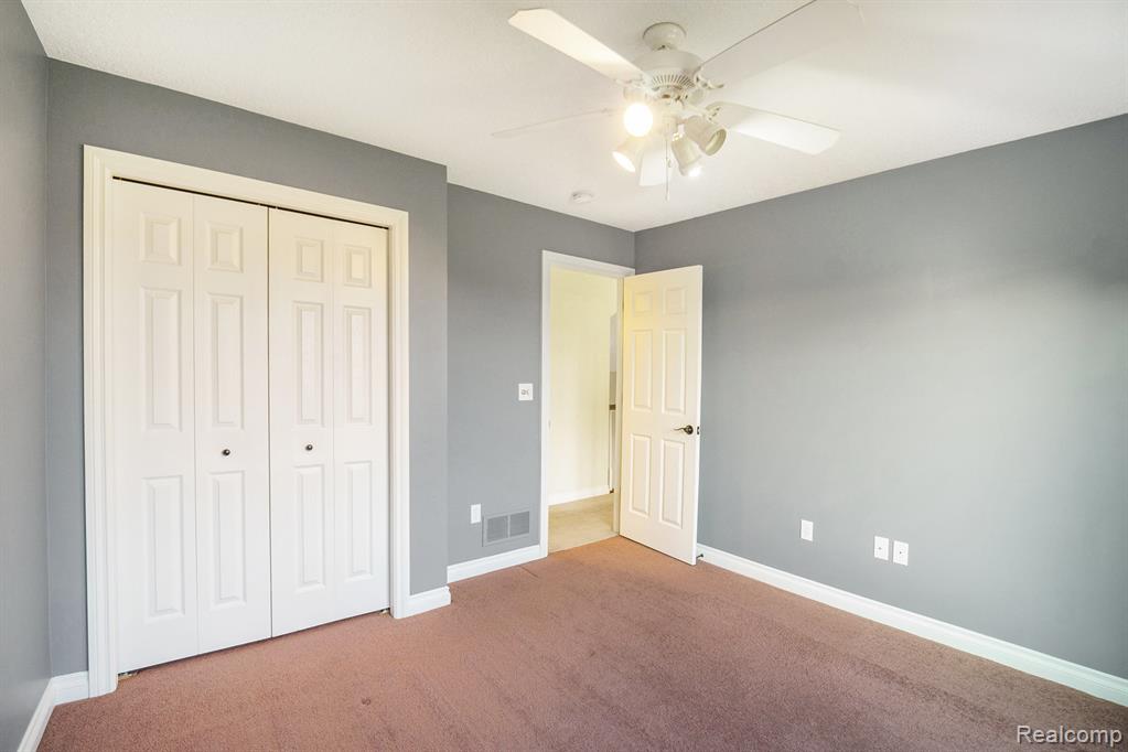7469 Paradise Drive, Grand Blanc, MI 48439 — Photo 29