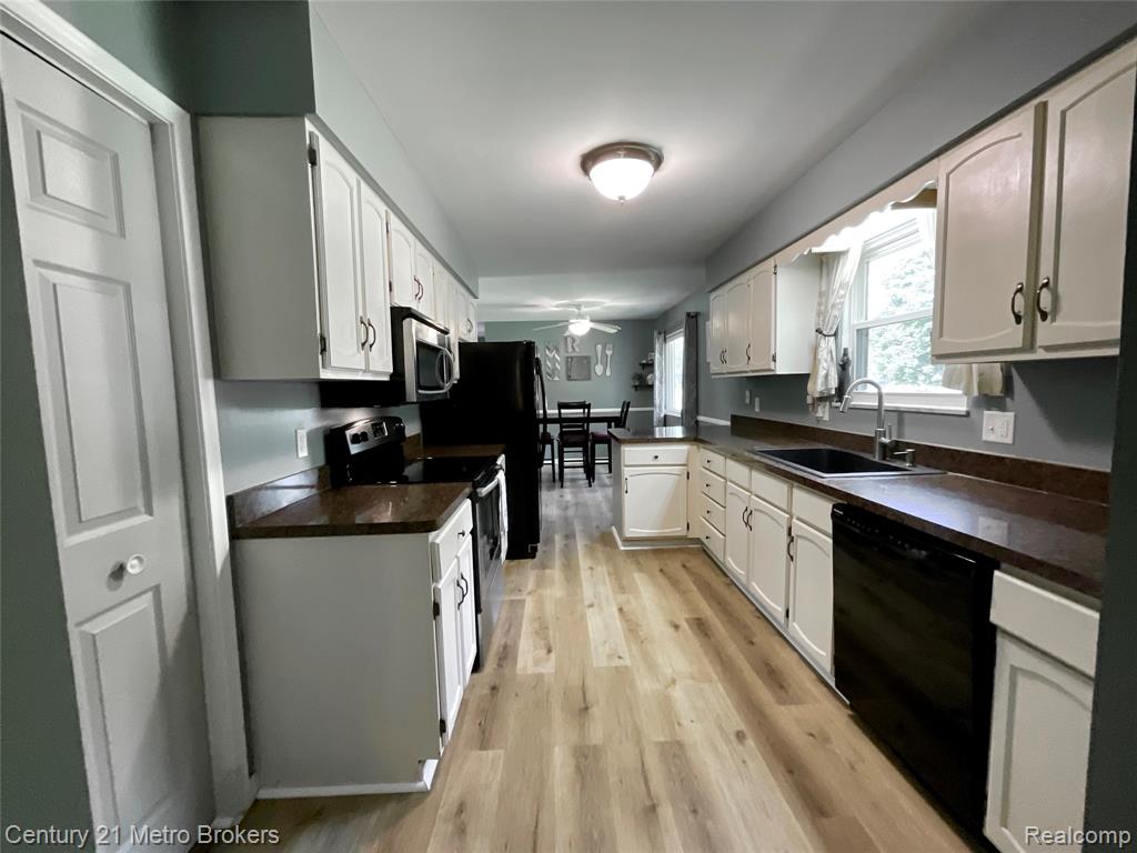 5363 Irish Road, Grand Blanc, MI 48439 — Photo 35