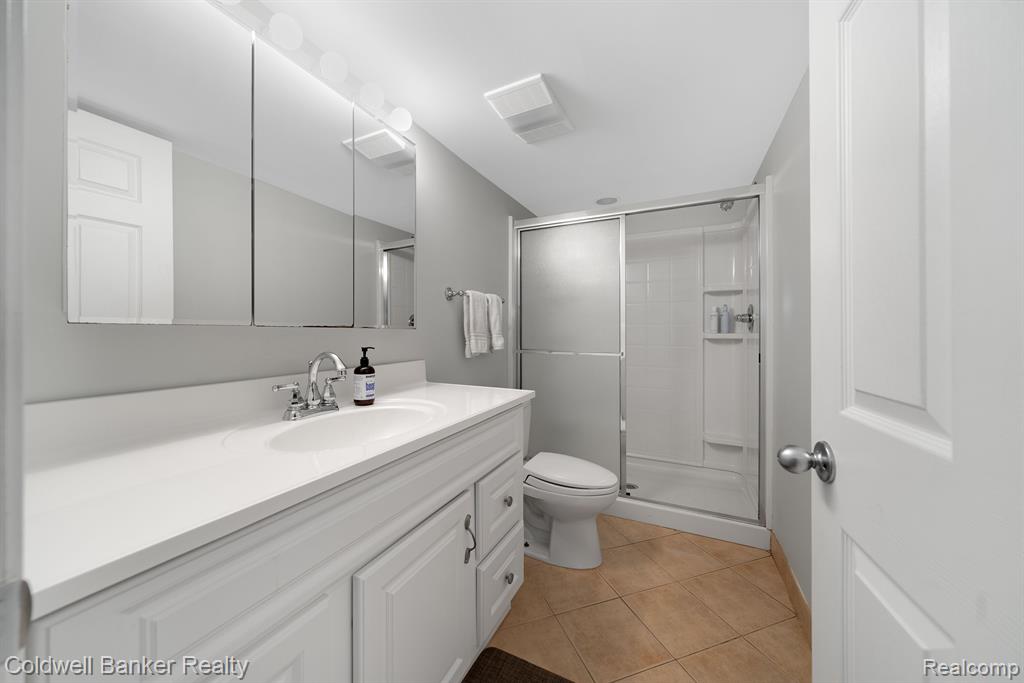 596 S GLENHURST Drive, Birmingham, MI 48009 — Photo 20