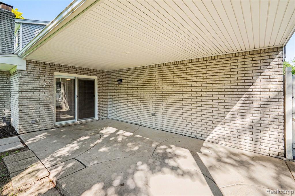 6275 Westmoor Drive, Shelby, MI 48316 — Photo 22