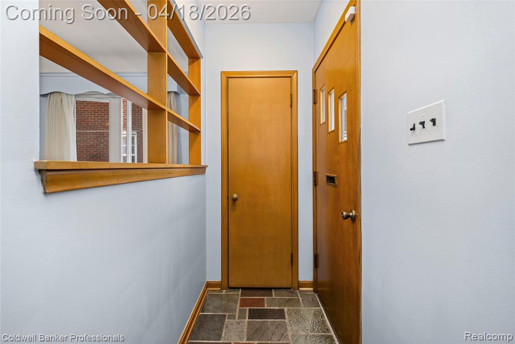 1544 Dorthen Avenue, Grosse Pointe Woods, MI 48236 — Photo 3