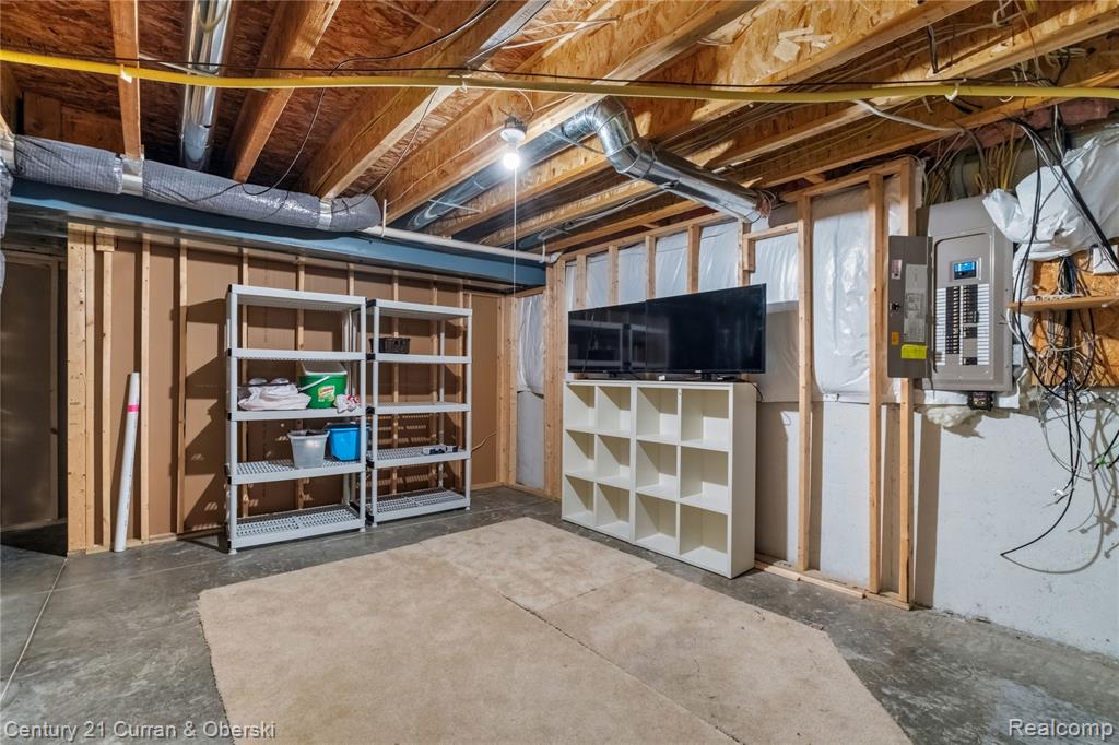 50738 Calvert Isle Drive, Novi, MI — Photo 54