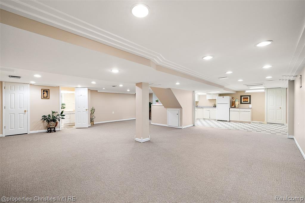 43159 La Bouquet Court, Sterling Heights, MI 48314 — Photo 59
