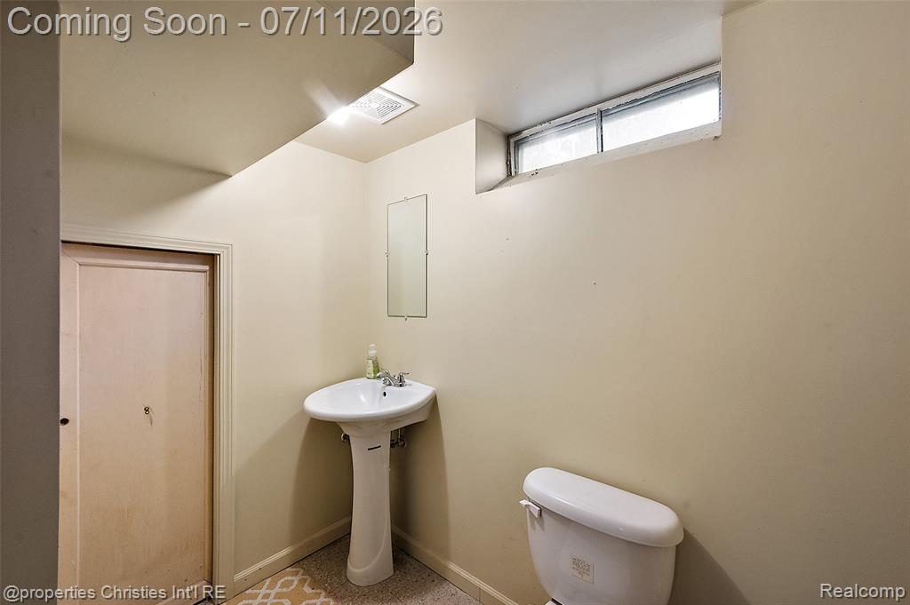 9961 Merriman Road, Livonia, MI 48150 — Photo 28