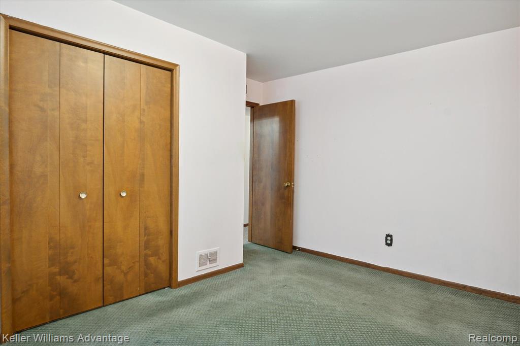 4942 HARDING Street, Dearborn Heights, MI 48125 — Photo 21