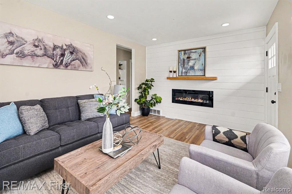 27825 Van Howe Street, Roseville, MI 48066 — Photo 5