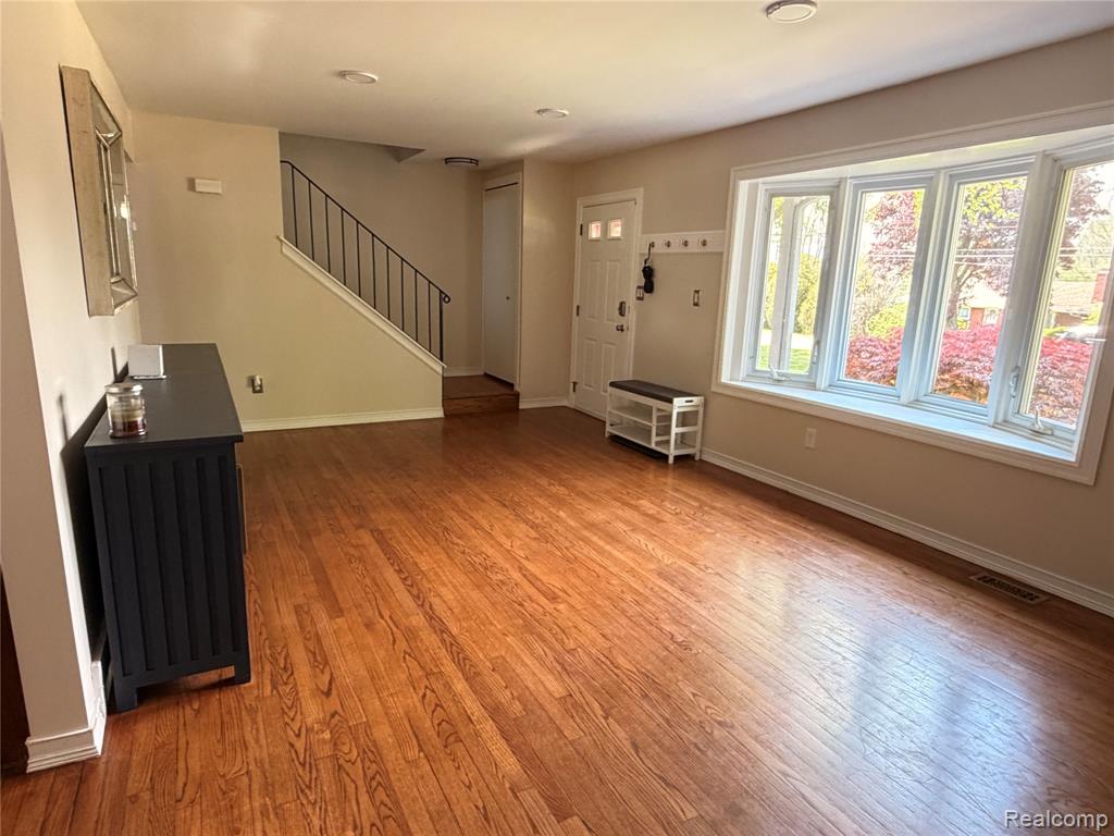 9739 Waterway Drive N, Grosse Ile, MI 48138 — Photo 12
