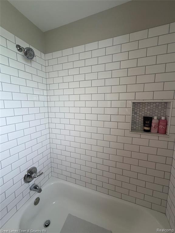 728 Jamestown Road, Auburn Hills, MI 48326 — Photo 10