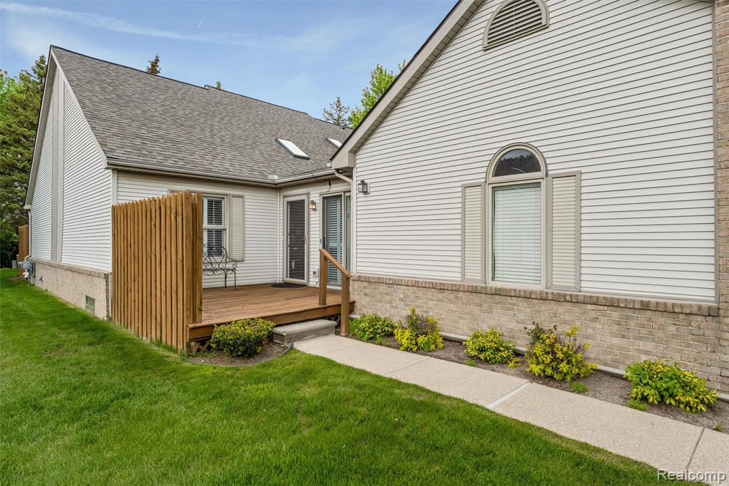 44500 Meadowcreek Lane, Canton, MI 48187 — Photo 33
