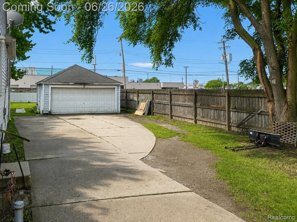 8056 Central, Center Line, MI 48015 — Photo 21