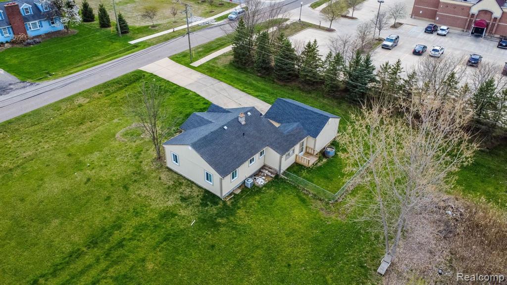 8175 BELLMAN, Shelby Twp, MI 48316 — Photo 39