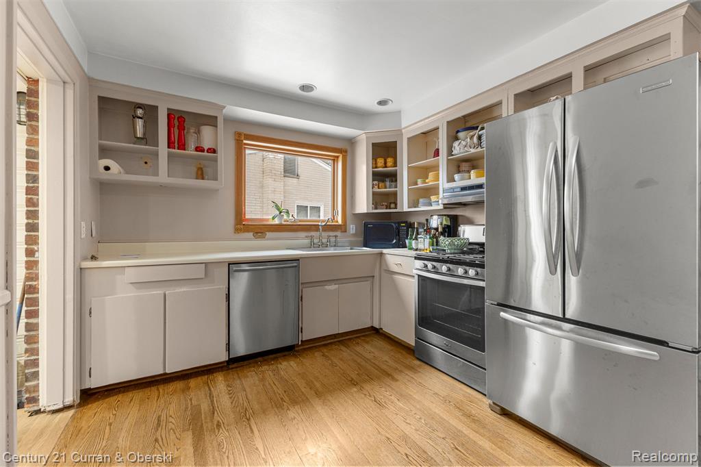 7941 N Charlesworth Street, Dearborn Heights, MI 48127 — Photo 11