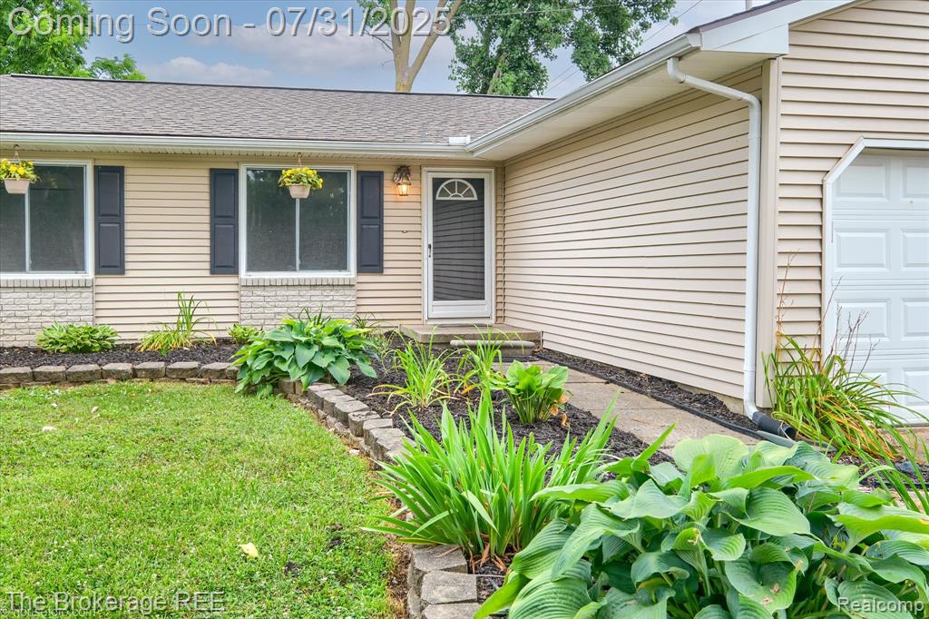 5010 Spring Well Lane, Grand Blanc, MI 48439 — Photo 2