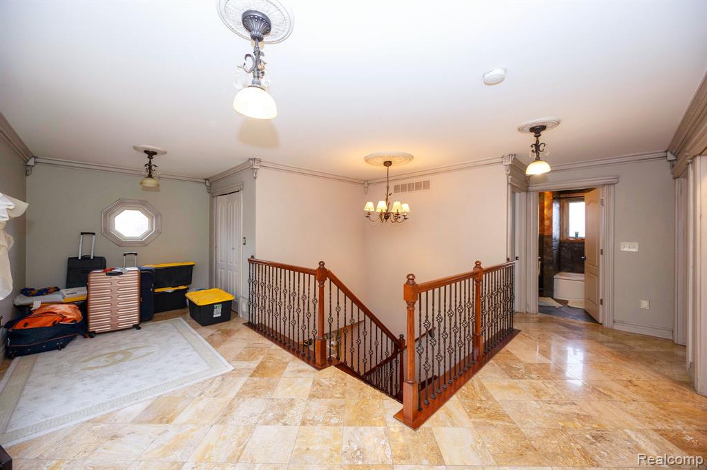 8401 Fenton Street, Dearborn Heights, MI 48127 — Photo 36