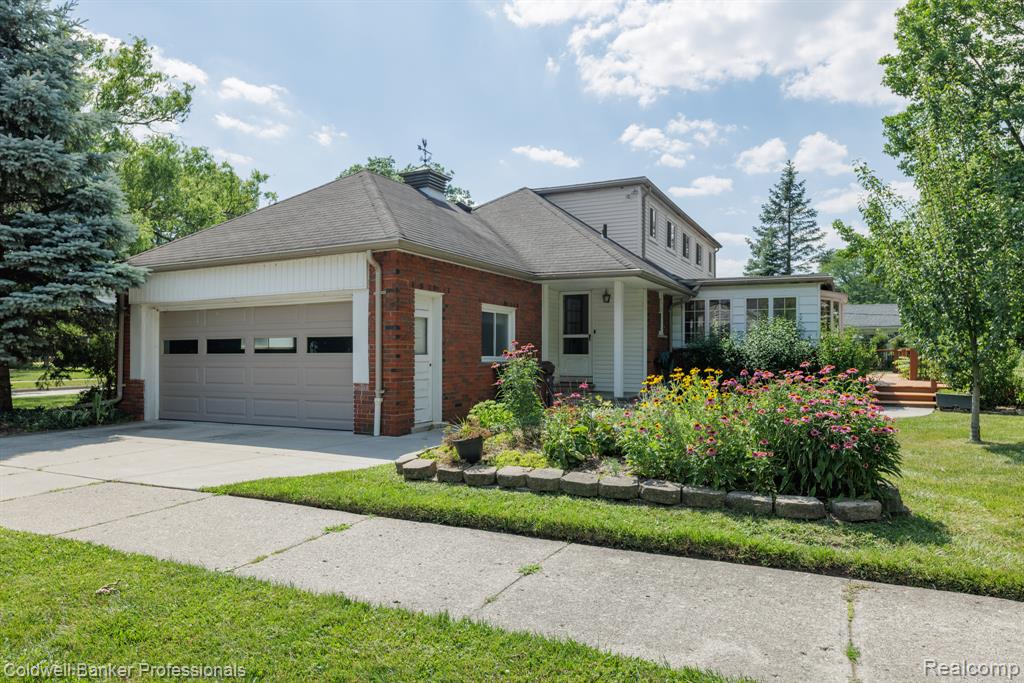 1416 N Renaud Road, Grosse Pointe Woods, MI 48236 — Photo 6