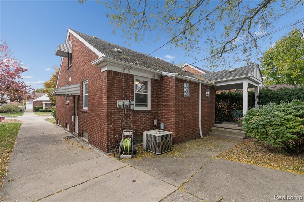 540 N York Street, Dearborn, MI 48128 — Photo 41