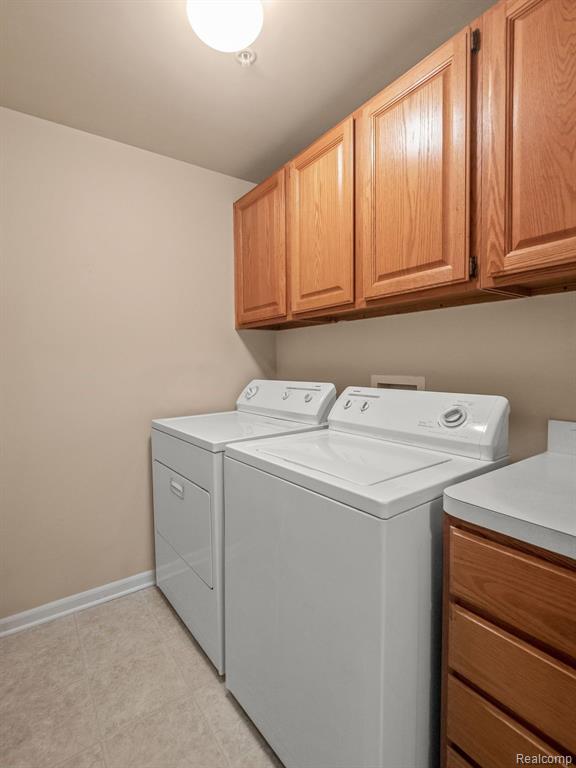 7683 AMBASSADOR Drive, Shelby Twp, MI 48316 — Photo 14