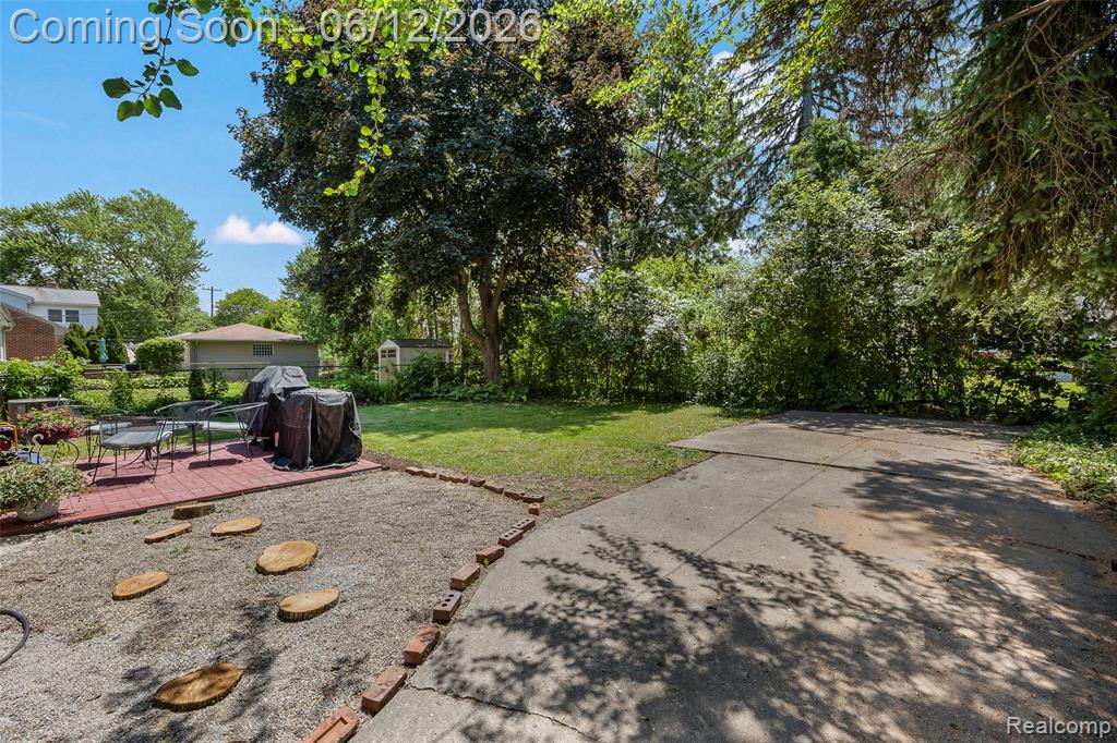 10467 W 11 Mile Road, Huntington Woods, MI — Photo 4