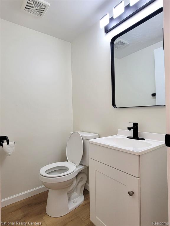 8249 KENNEDY Circle, Warren, MI 48093 — Photo 10