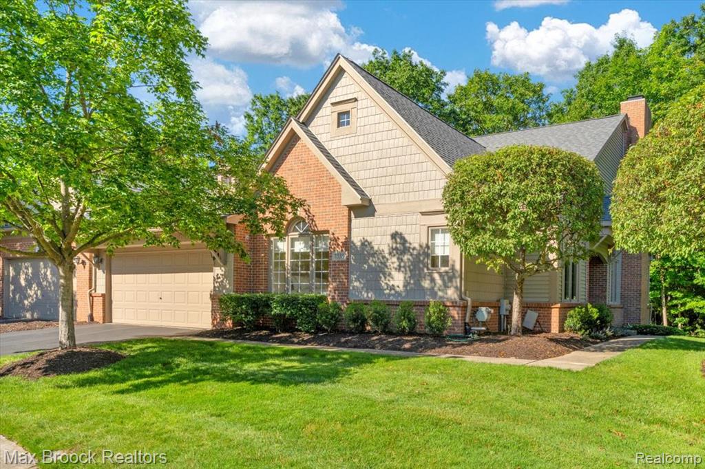 7330 Crackling Creek Circle, 4, West Bloomfield, MI — Photo 2