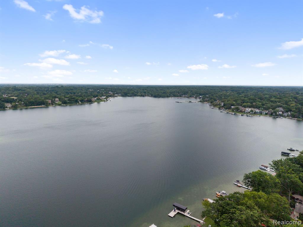 5775 Eastman Boulevard, West Bloomfield, MI 48323 — Photo 48