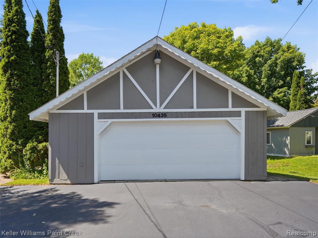 10435 Spring Street, Fenton, MI 48430 — Photo 37