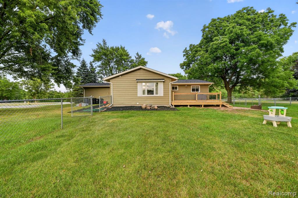 5355 N Seymour Road, Flushing, MI 48433 — Photo 45
