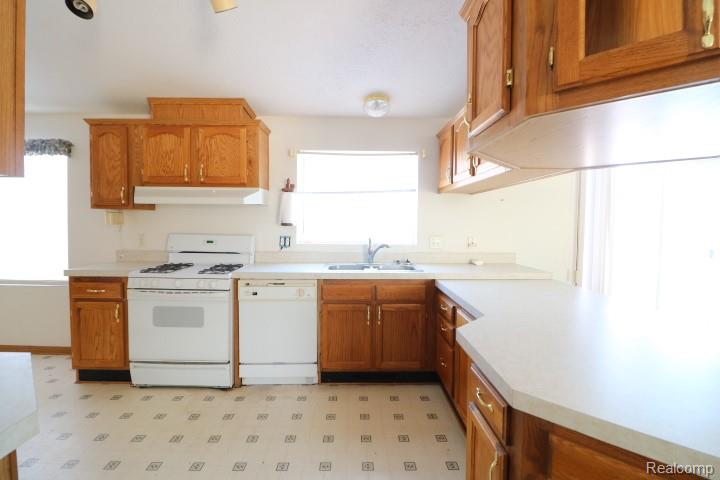 26 W Barnes Road, Fostoria, MI 48435 — Photo 6