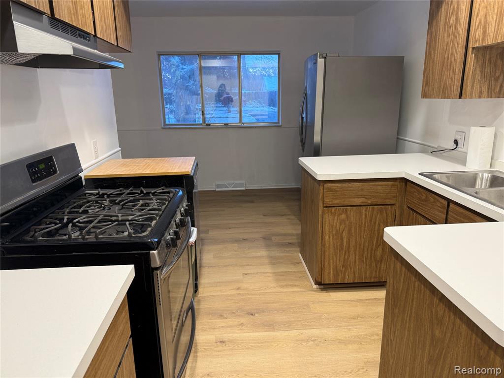 9150 Pennfield Avenue, White Lake, MI — Photo 13