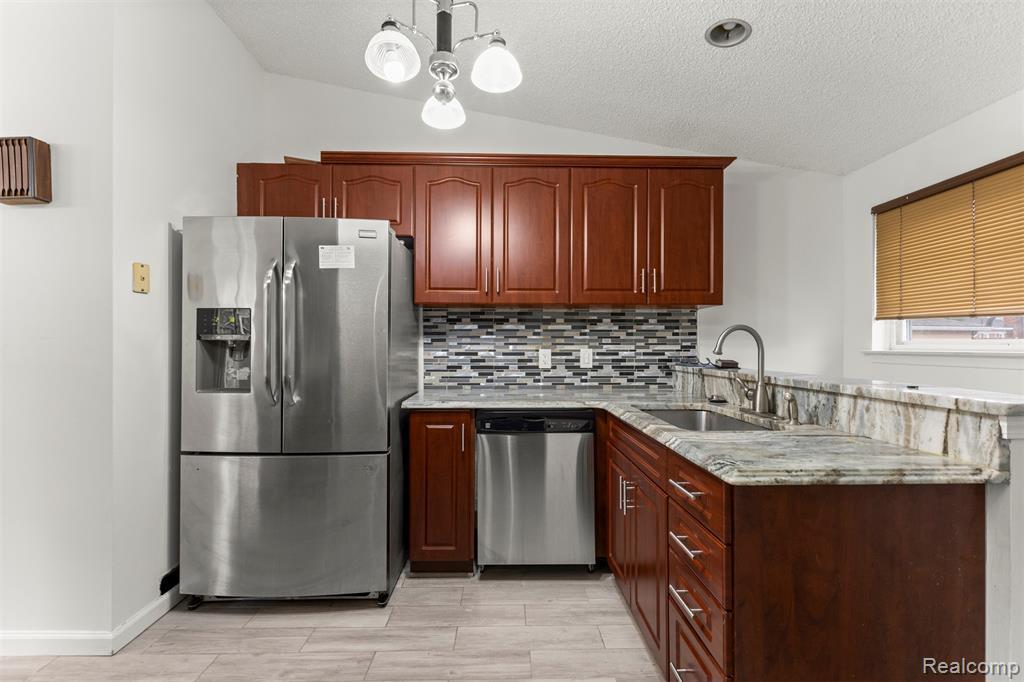 7423 Amboy Street, Dearborn Heights, MI 48127 — Photo 16