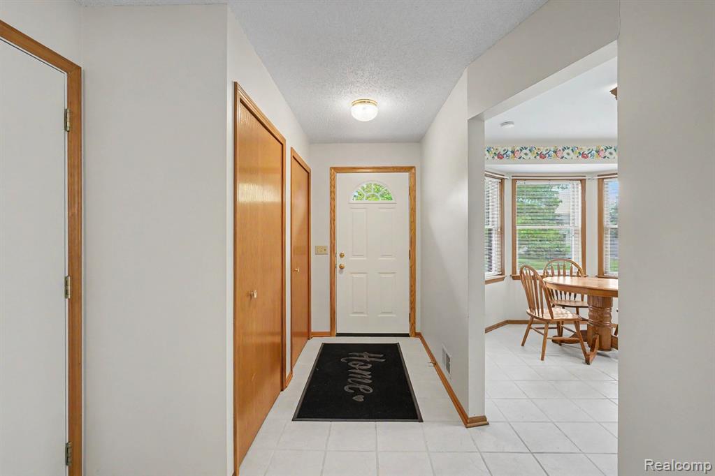 4284 Chapel Lane, Swartz Creek, MI 48473 — Photo 5