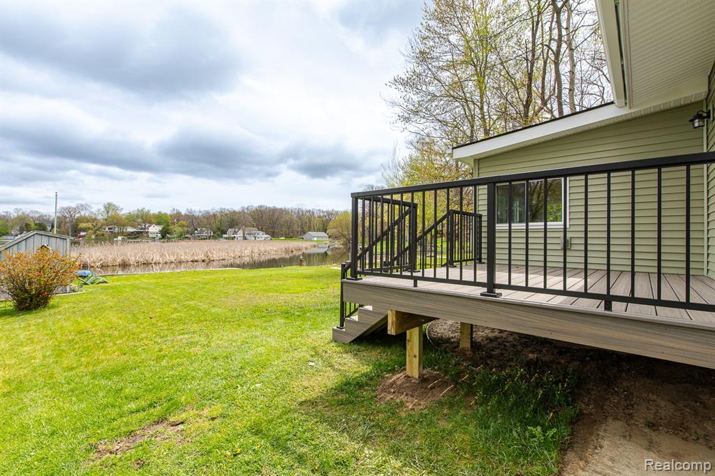 1998 Lakeview Drive, Lapeer, MI 48446 — Photo 30