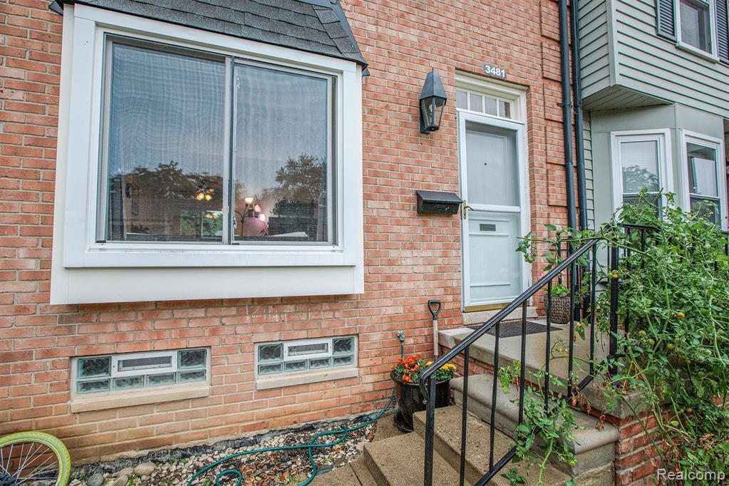 3481 BURBANK Drive, Ann Arbor, MI 48105 — Photo 3